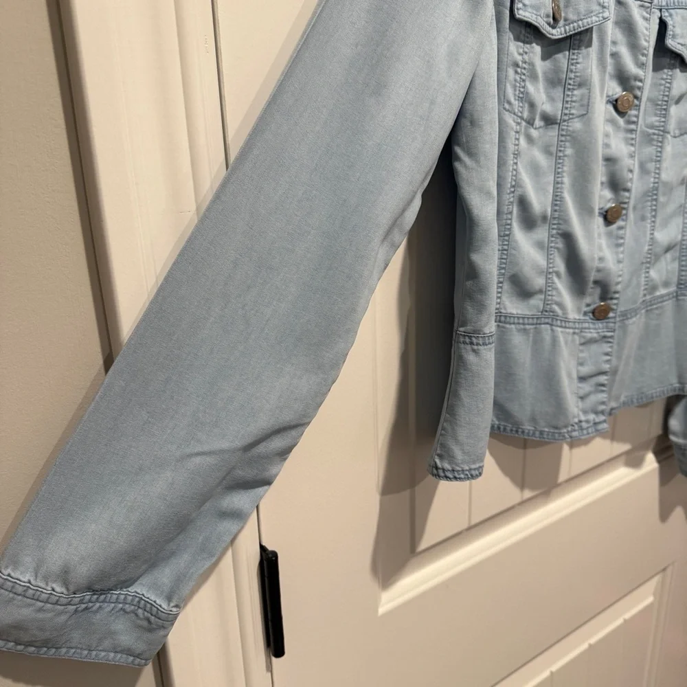 Soft Chambray Button Shirt Jacket - Picture 6 of 8